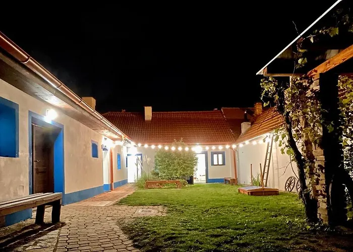 Chalupa Sakvice L Jizni Morava L Palava