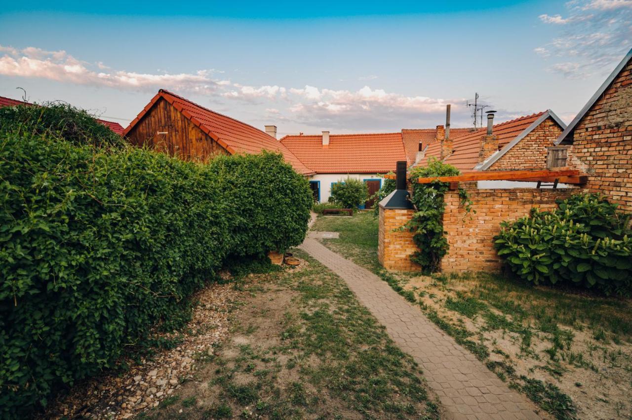 L Jizni Morava L Palava *